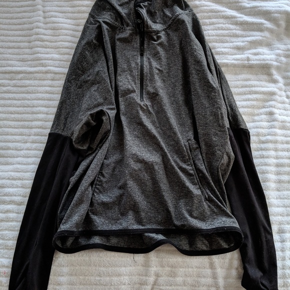 Running quarter zip - Picture 2 of 4